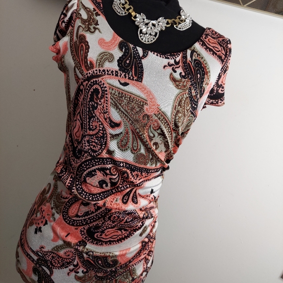 White dress with pink paisley print - Picture 5 of 10